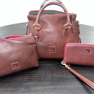 Dooney & Bourke Florentine Satchel 30 in color Chestnut with accessories